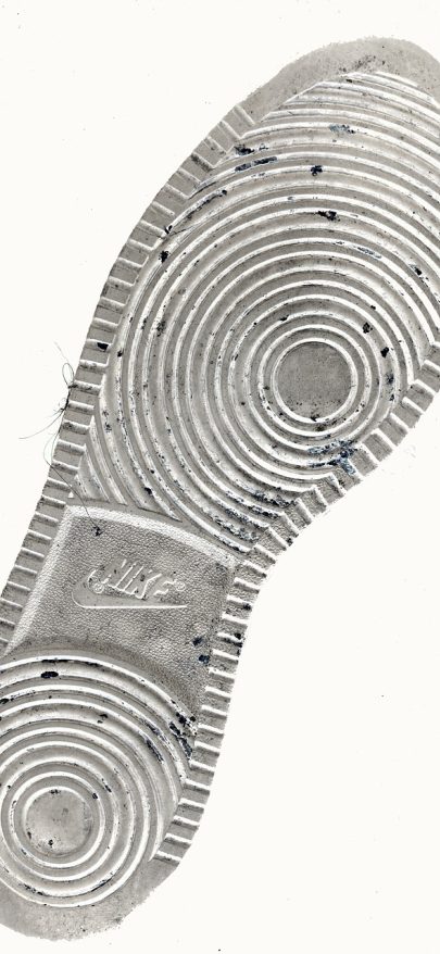 线路选择面板截图，列出多条线路名称与实时延迟毫秒数，右侧以彩色徽章标注畅通或拥挤状态